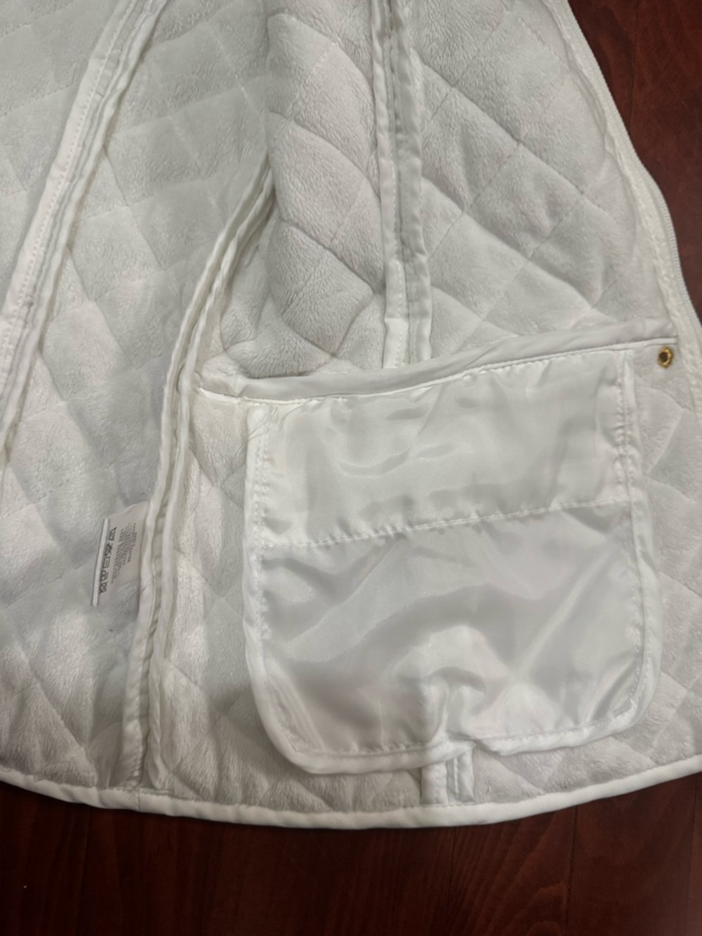 Cambridge Dry Goods White Quilted Sleeveless Vest - Picture 6 of 13